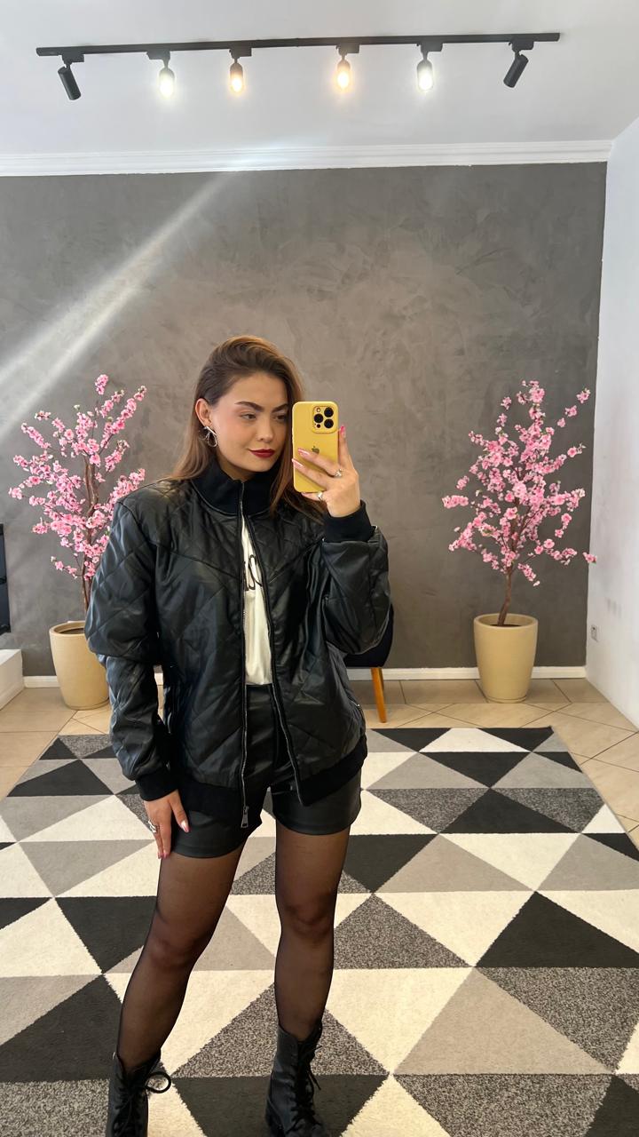 Jaqueta Matelasse em couro P.U