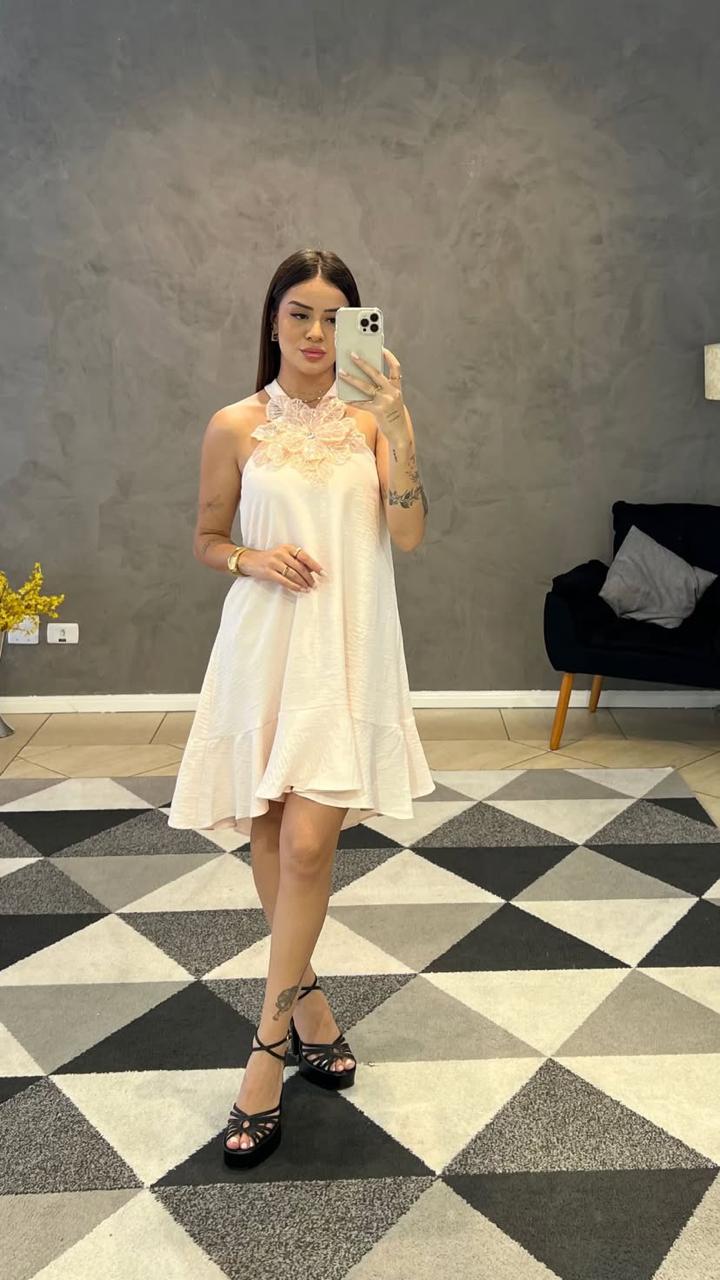 Vestido Com Bordado em Flor