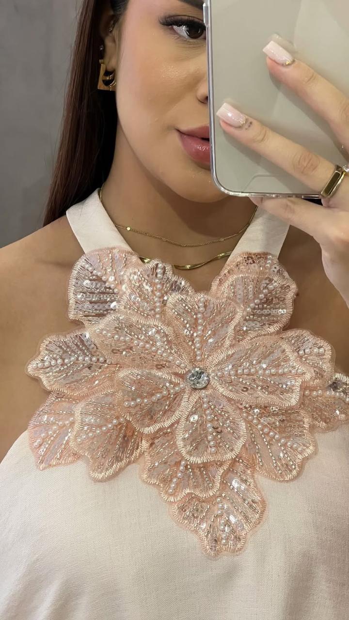 Vestido Com Bordado em Flor