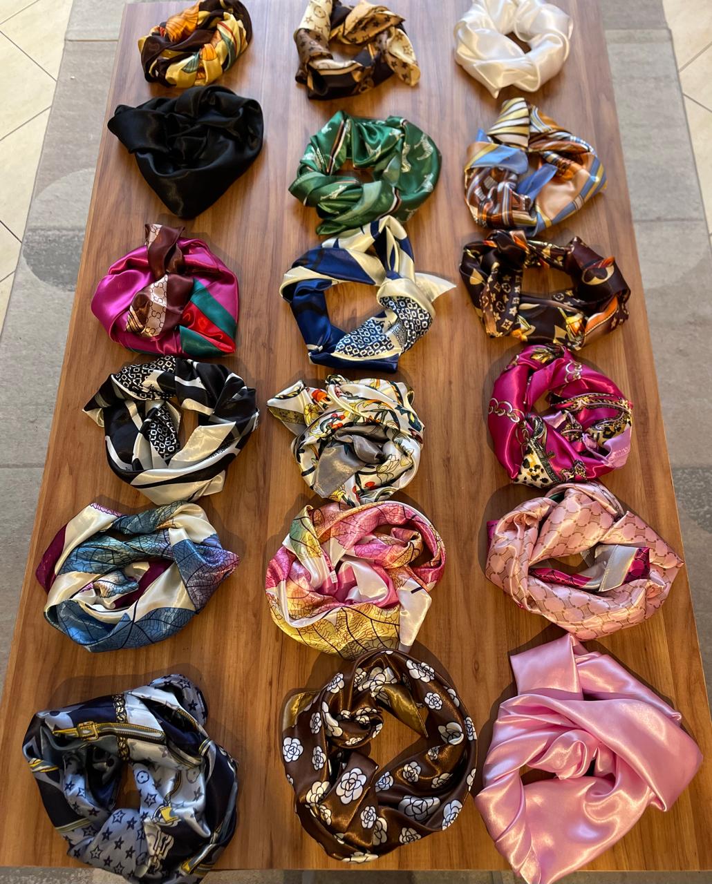 Lenços de Cetim Diversos